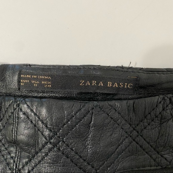 Zara Basic Black Vegan Leather Mini Skirt Size 11 - Picture 3 of 7